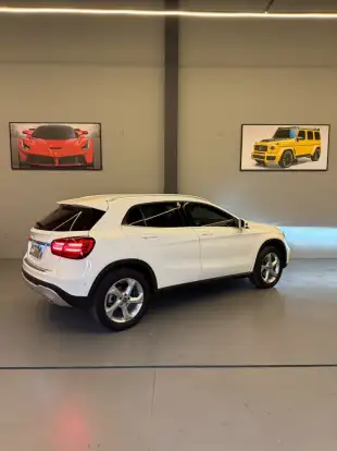 MERCEDES-BENZ-GLA 200-2018