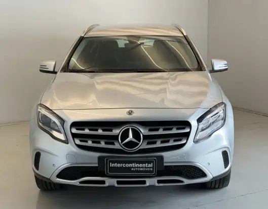 MERCEDES-BENZ-GLA 200-2019