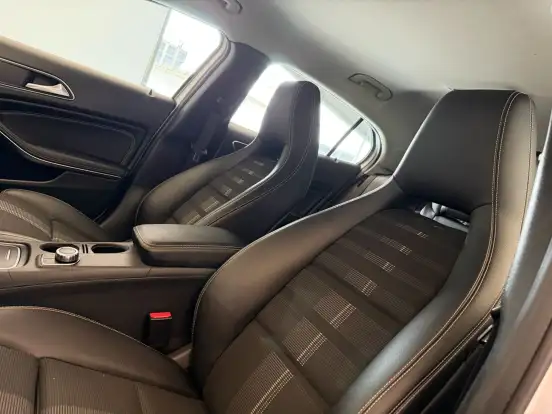 MERCEDES-BENZ-GLA 200-2019