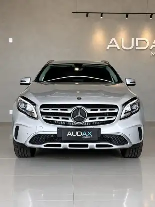 MERCEDES-BENZ-GLA 200-2019