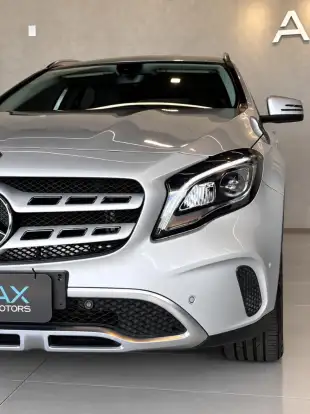 MERCEDES-BENZ-GLA 200-2019
