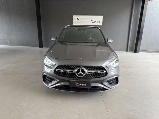 MERCEDES-BENZ-GLA 200-2024