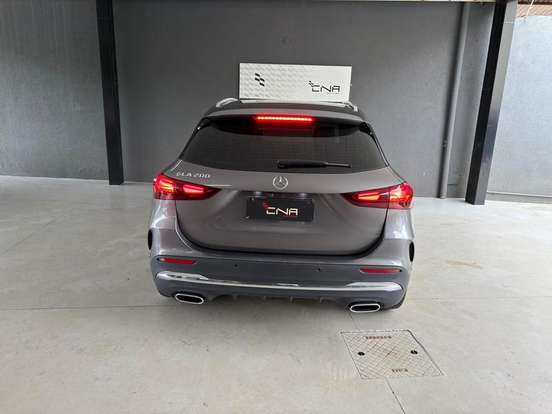 MERCEDES-BENZ-GLA 200-2024