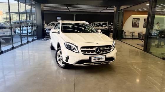 MERCEDES-BENZ GLA 200 1.6 CGI FLEX ADVANCE 7G-DCT