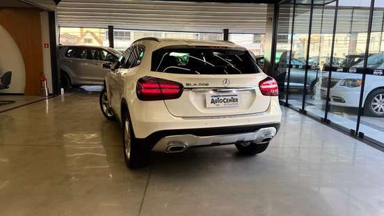 MERCEDES-BENZ-GLA 200-2019
