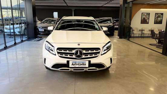 MERCEDES-BENZ-GLA 200-2019