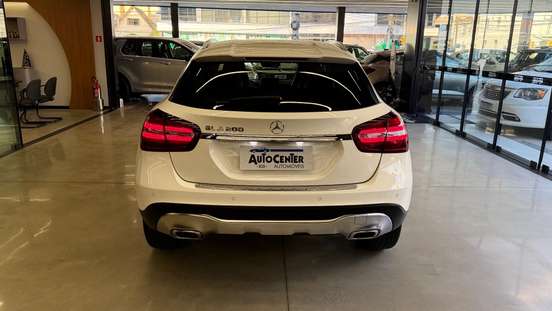 MERCEDES-BENZ-GLA 200-2019