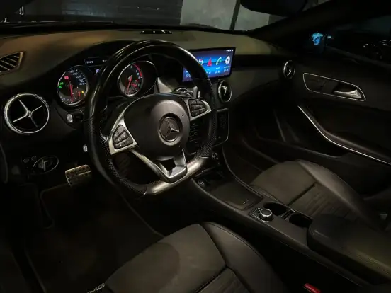 MERCEDES-BENZ-GLA 250-2017