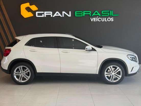 MERCEDES-BENZ-GLA 250-2.0 16V TURBO GASOLINA ENDURO 4P AUTOMÁTICO MERCEDES-BENZ-GLA 250-2015