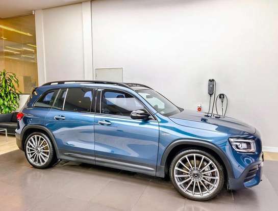 MERCEDES-BENZ-GLB 35 AMG-2022