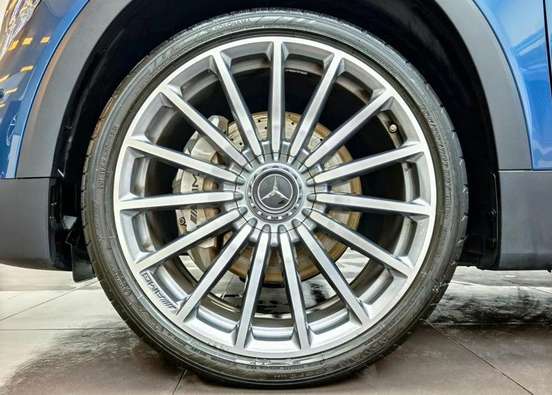 MERCEDES-BENZ-GLB 35 AMG-2022