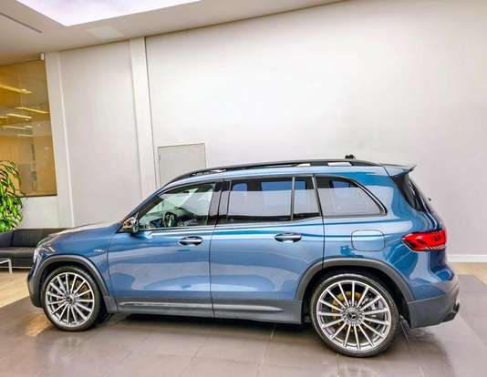 MERCEDES-BENZ-GLB 35 AMG-2022