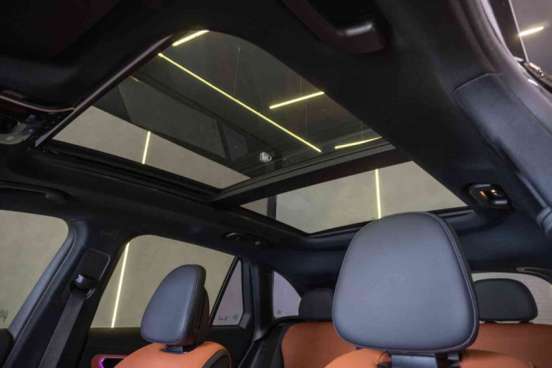MERCEDES-BENZ-GLC 300-2024