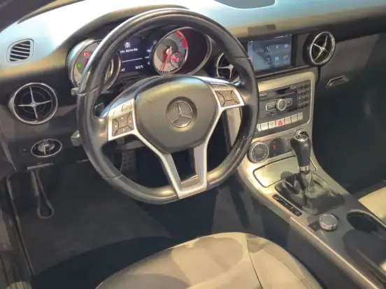 MERCEDES-BENZ-SLK 200-2011