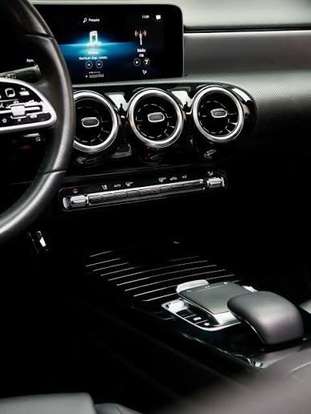 MERCEDES-BENZ-A 200-2020