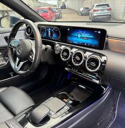 MERCEDES-BENZ-A 200-2020