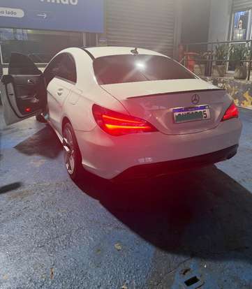 MERCEDES-BENZ-CLA 200-2017