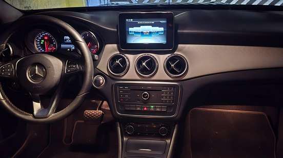 MERCEDES-BENZ-GLA 200-2017