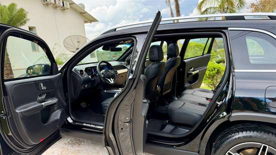 MERCEDES-BENZ-GLB 200-2021