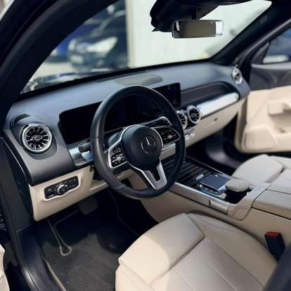 MERCEDES-BENZ-GLB 200-2021