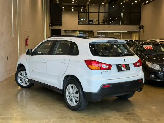 MITSUBISHI-ASX-2011