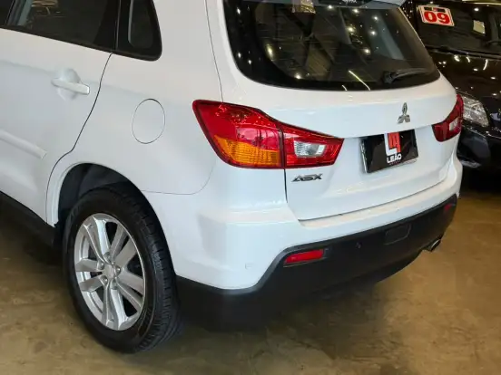 MITSUBISHI-ASX-2011