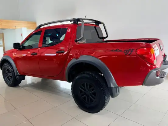 MITSUBISHI-L200 SAVANA-3.2 4X4 16V TURBO INTERCOOLER DIESEL 4P AUTOMÁTICO MITSUBISHI-L200 SAVANA-2016