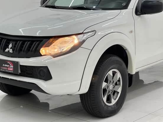 MITSUBISHI-L200 TRITON-2.4 16V TURBO DIESEL SPORT GLS CD 4P 4X4 AUTOMÁTICO MITSUBISHI-L200 TRITON-2021