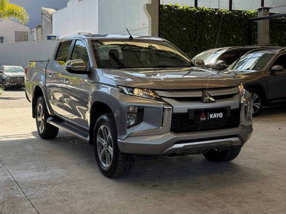 MITSUBISHI L200 TRITON 2.4 16V TURBO DIESEL SPORT HPE CD 4P 4X4 AUTOMÁTICO