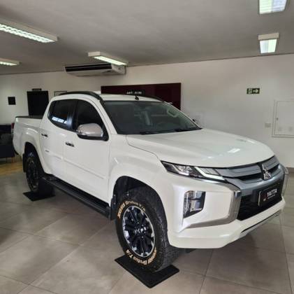 MITSUBISHI L200 TRITON 2.4 16V TURBO DIESEL SPORT HPE CD 4P 4X4 AUTOMÁTICO
