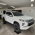 MITSUBISHI L200 TRITON 2.4 16V TURBO DIESEL SPORT HPE CD 4P 4X4 AUTOMÁTICO MITSUBISHI L200 TRITON 2.4 16V TURBO DIESEL SPORT HPE CD 4P 4X4 AUTOMÁTICO