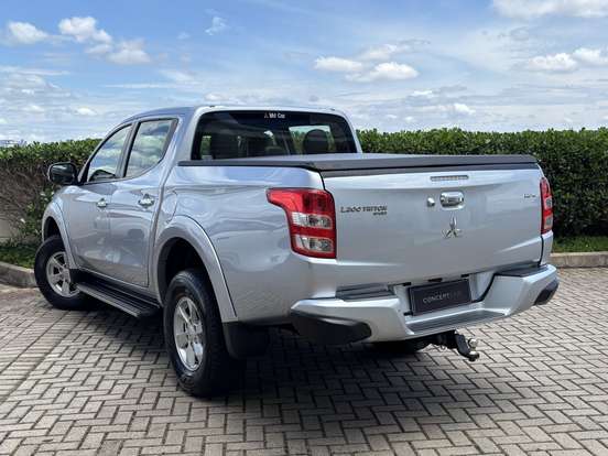 MITSUBISHI-L200 TRITON-2.4 16V TURBO DIESEL SPORT HPE TOP CD 4P 4X4 AUTOMÁTICO MITSUBISHI-L200 TRITON-2017