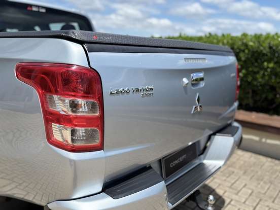 MITSUBISHI-L200 TRITON-2017