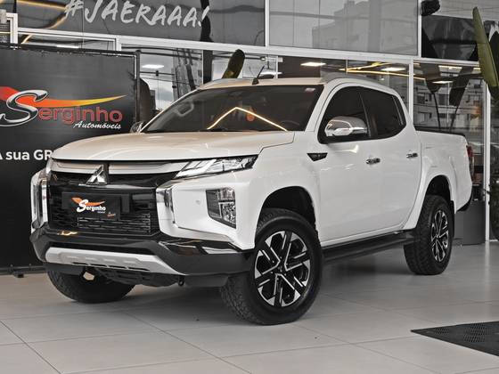 MITSUBISHI L200 TRITON 2.4 16V TURBO DIESEL SPORT HPE-S CD 4P 4X4 AUTOMÁTICO