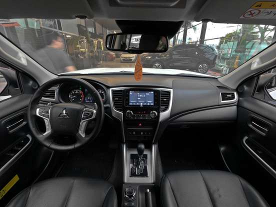 MITSUBISHI-L200 TRITON-2023