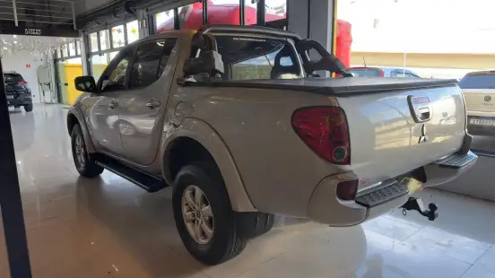 MITSUBISHI-L200 TRITON-2010