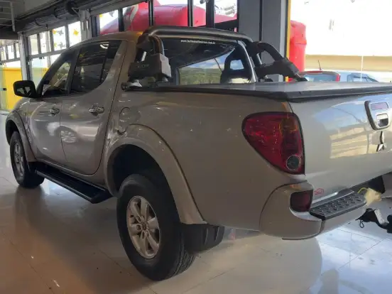 MITSUBISHI-L200 TRITON-3.5 4X4 CD V6 24V FLEX 4P AUTOMÁTICO MITSUBISHI-L200 TRITON-2010