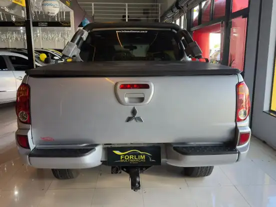 MITSUBISHI-L200 TRITON-3.5 4X4 CD V6 24V FLEX 4P AUTOMÁTICO MITSUBISHI-L200 TRITON-2010