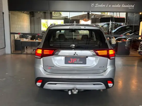 MITSUBISHI-OUTLANDER-2.0 MIVEC GASOLINA GLS AUTOMÁTICO MITSUBISHI-OUTLANDER-2018