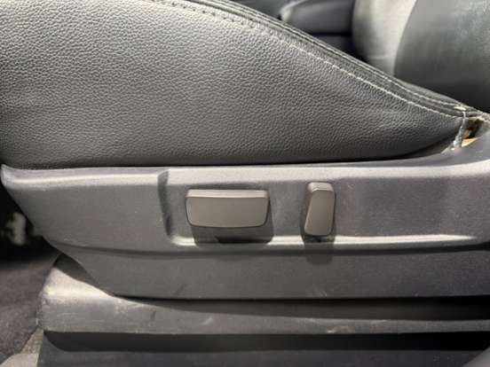 MITSUBISHI-OUTLANDER-2012