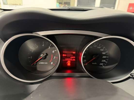 MITSUBISHI-OUTLANDER-2012