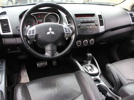 MITSUBISHI-OUTLANDER-2.0 16V GASOLINA 4P AUTOMÁTICO MITSUBISHI-OUTLANDER-2013