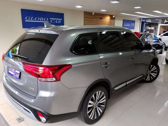 MITSUBISHI-OUTLANDER-2019