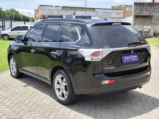 MITSUBISHI-OUTLANDER-2014