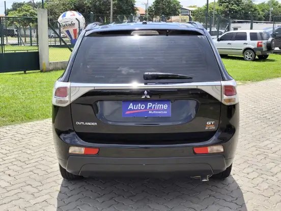 MITSUBISHI-OUTLANDER-2014