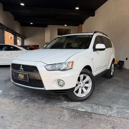 MITSUBISHI-OUTLANDER-2011