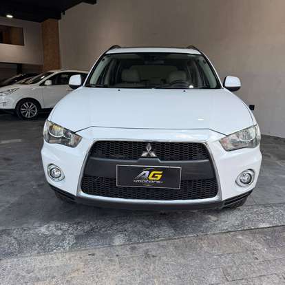 MITSUBISHI-OUTLANDER-2011