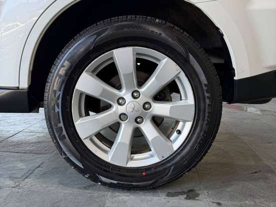 MITSUBISHI-OUTLANDER-3.0 GT 4X4 V6 24V GASOLINA 4P AUTOMÁTICO MITSUBISHI-OUTLANDER-2011