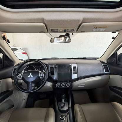 MITSUBISHI-OUTLANDER-2011