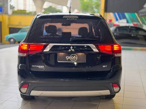 MITSUBISHI OUTLANDER 3.0 GT 4X4 V6 24V GASOLINA 4P AUTOMÁTICO